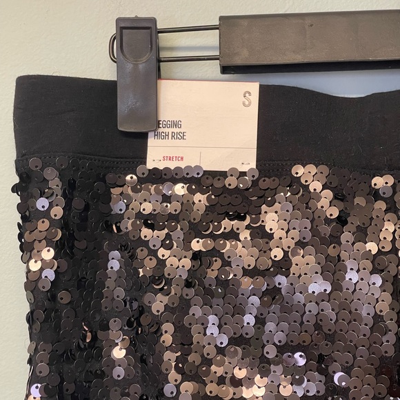 Express Sequin Black Leggings - Picture 4 of 4